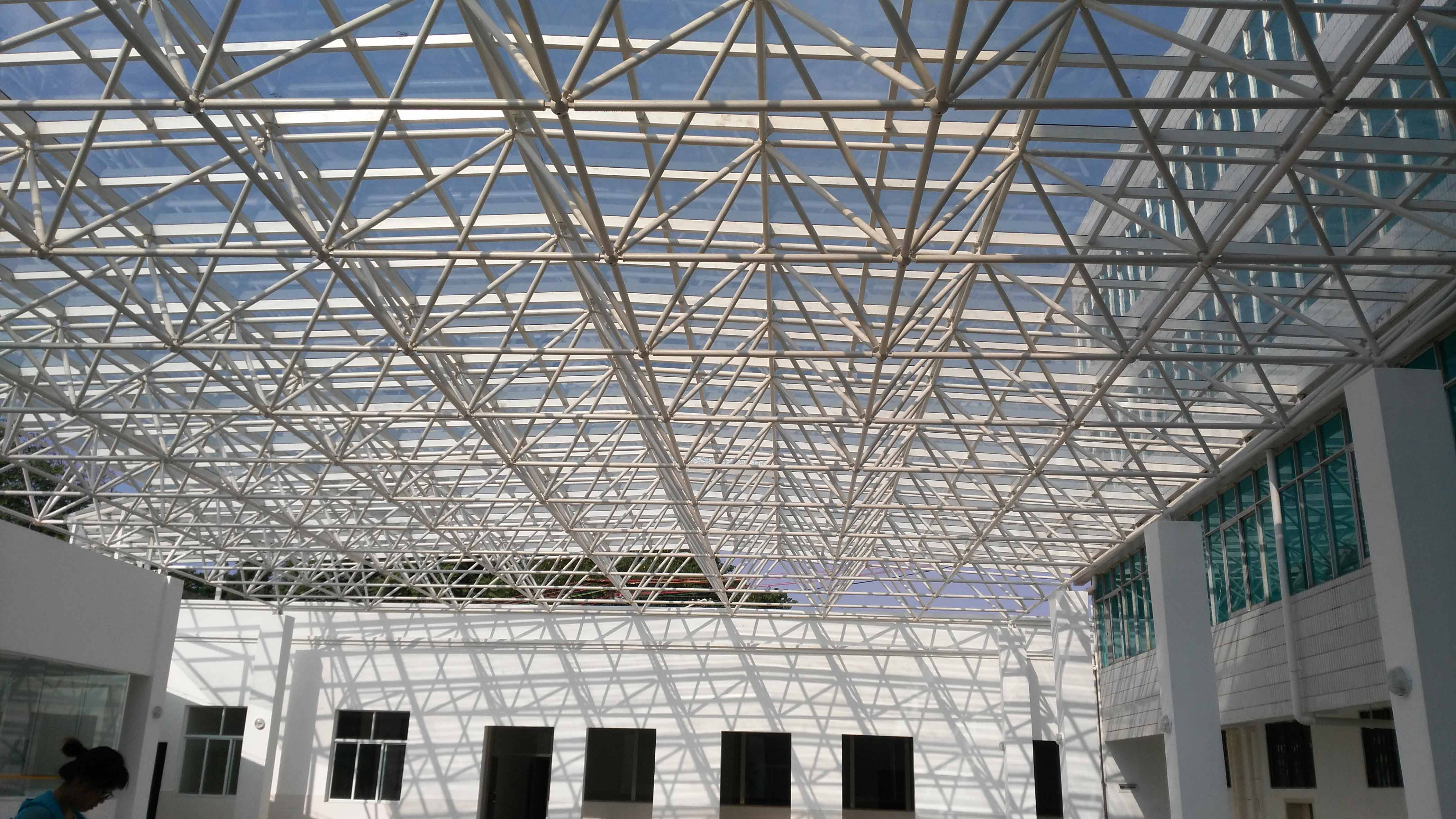 利川平板型网架安装