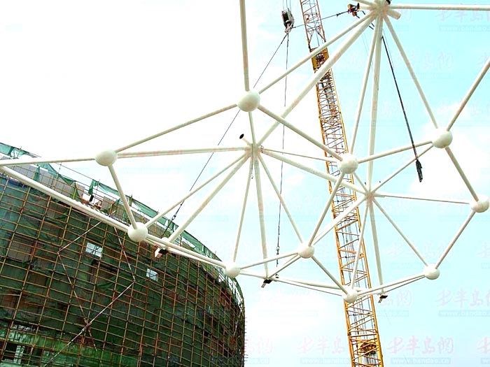 利川体育馆网架安装